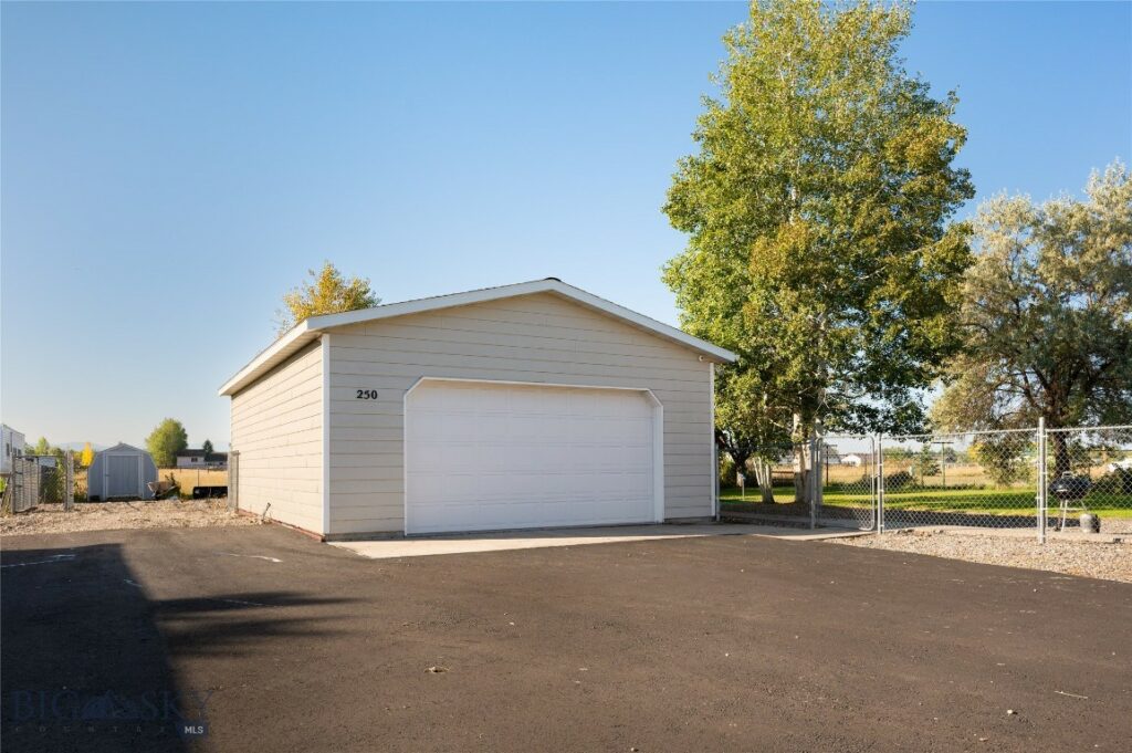 250 Hereford Drive, Belgrade MT 59714