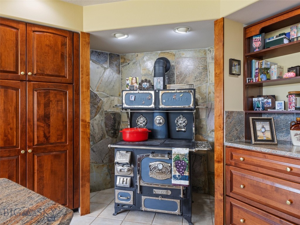 2501 E Cameron Bridge Road, Bozeman MT 59718