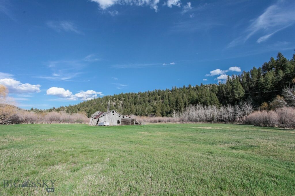 26580 Dry Creek Rd, Belgrade MT 59714