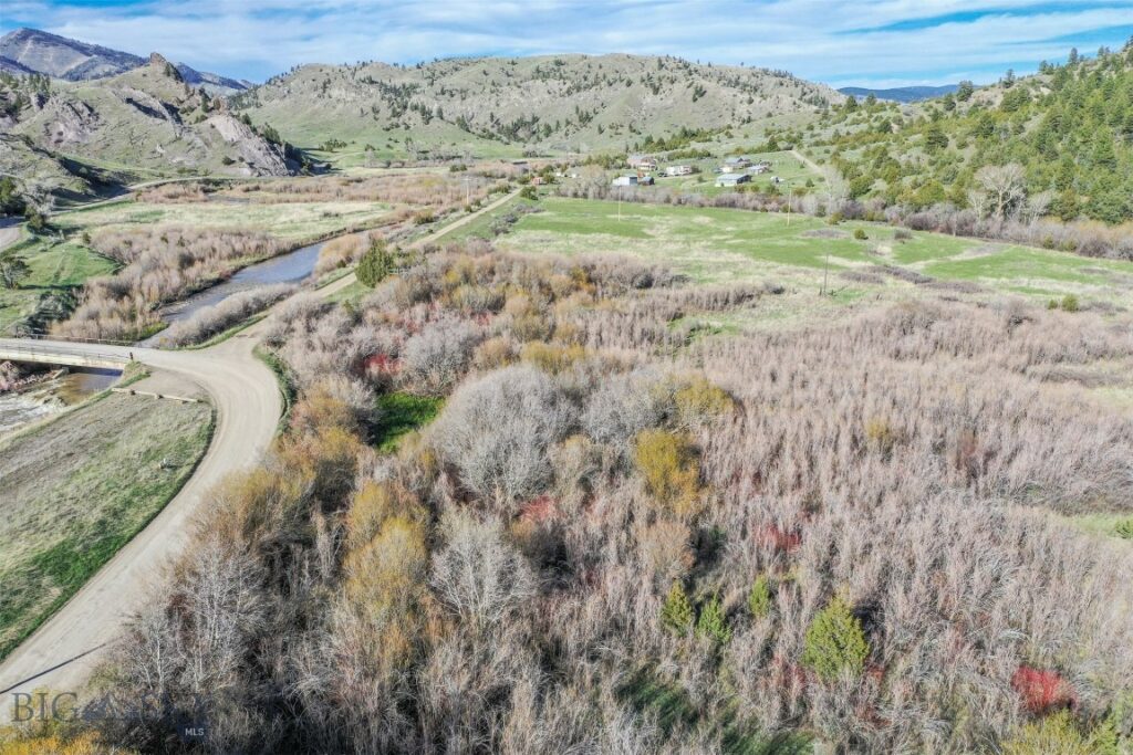 26580 Dry Creek Rd, Belgrade MT 59714