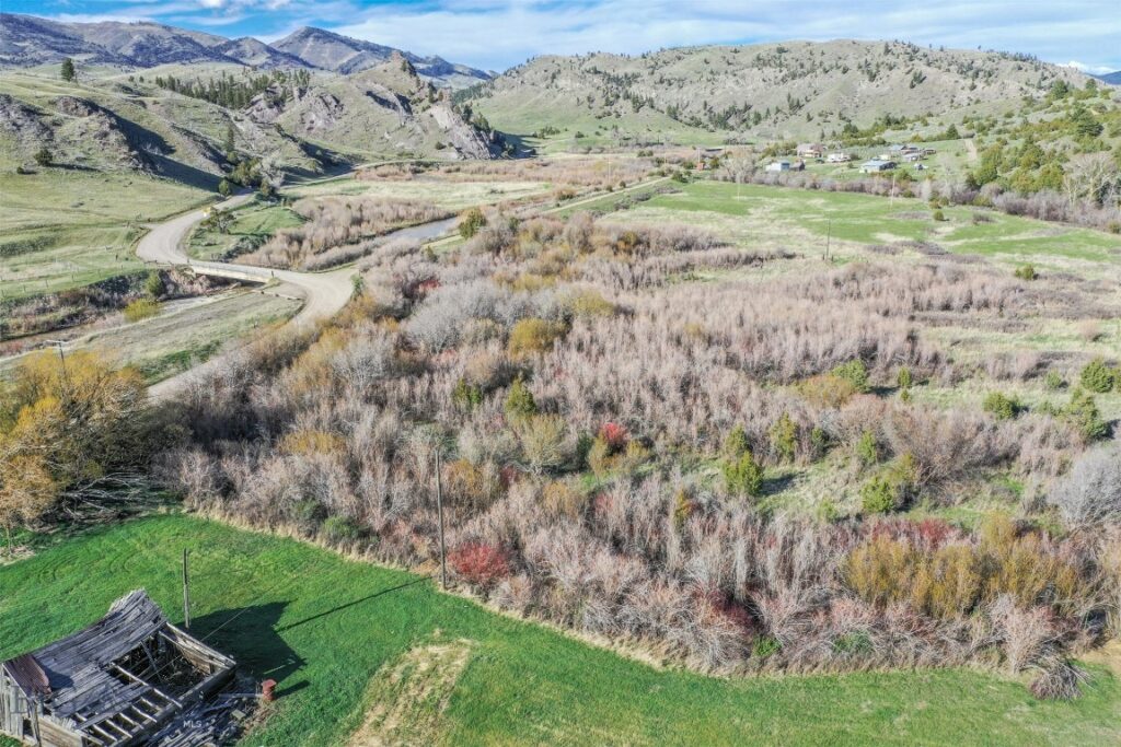 26580 Dry Creek Rd, Belgrade MT 59714