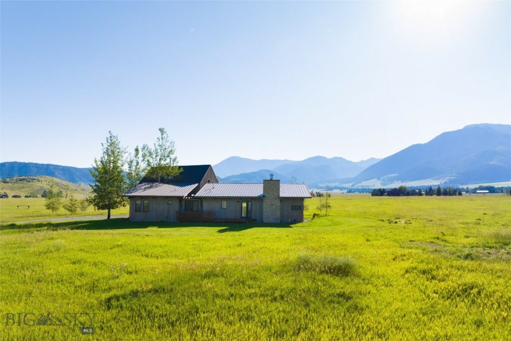 27 Royal Wulff Road, Livingston MT 59047