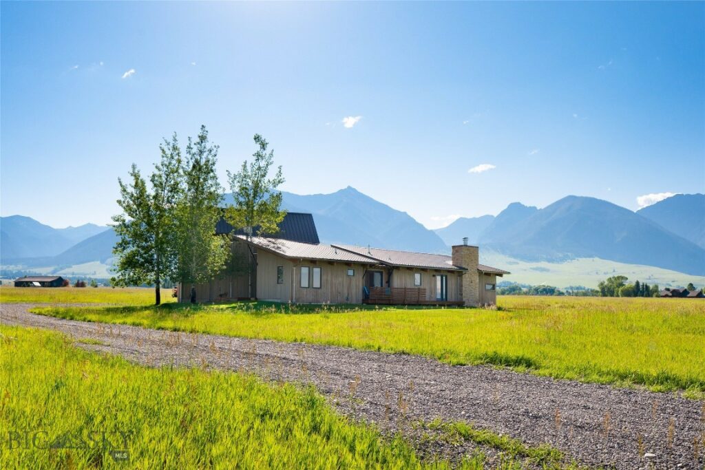27 Royal Wulff Road, Livingston MT 59047