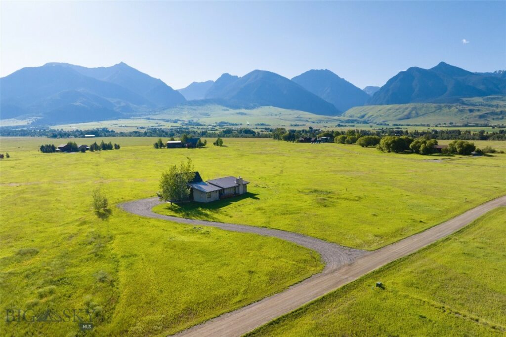 27 Royal Wulff Road, Livingston MT 59047