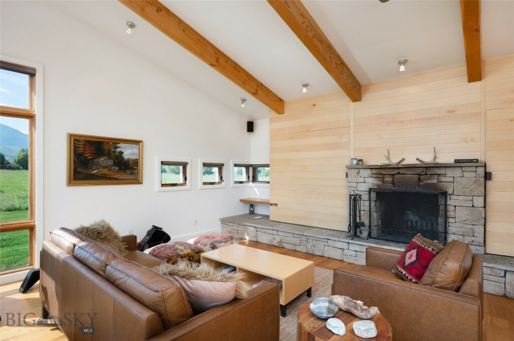27 Royal Wulff Road, Livingston MT 59047