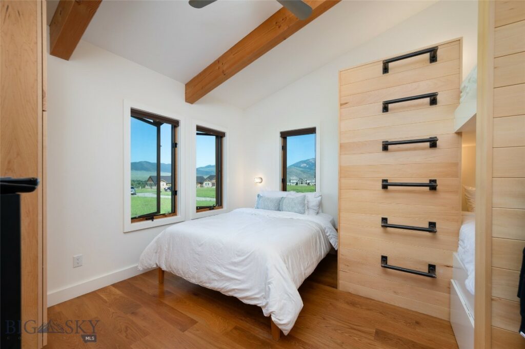 27 Royal Wulff Road, Livingston MT 59047