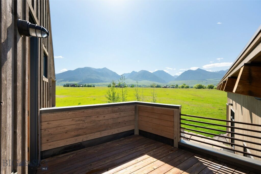 27 Royal Wulff Road, Livingston MT 59047