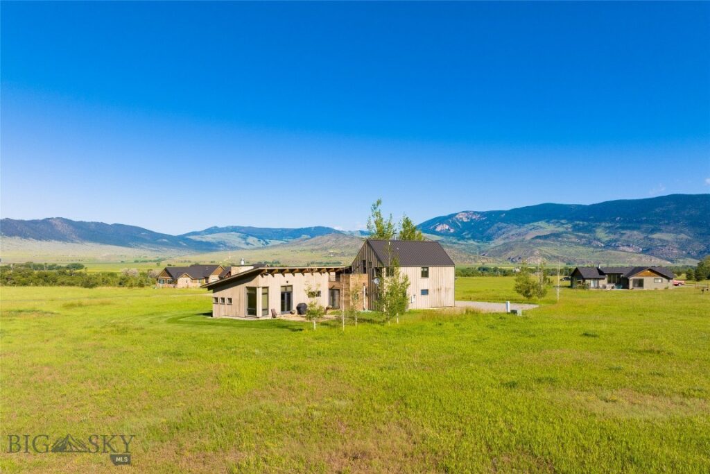 27 Royal Wulff Road, Livingston MT 59047