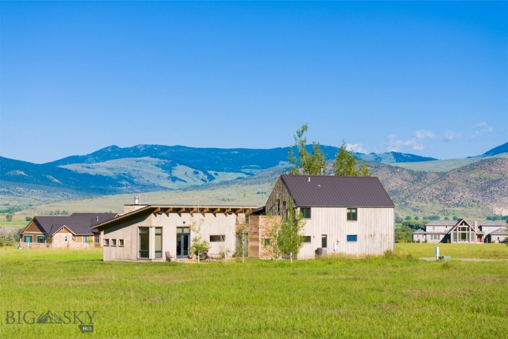 27 Royal Wulff Road, Livingston MT 59047