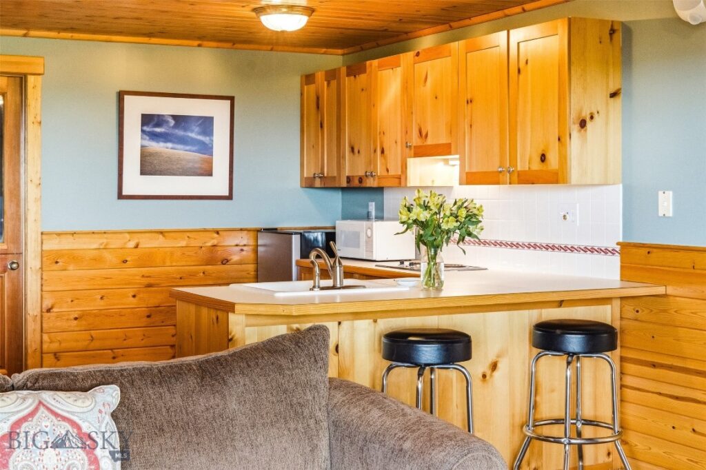 270 Brown Pony Trail, Belgrade MT 59714