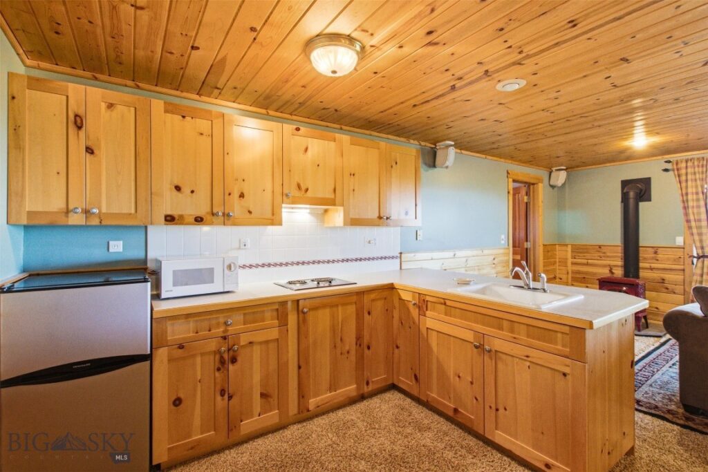 270 Brown Pony Trail, Belgrade MT 59714