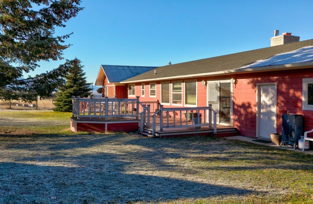 2702 E River Road, Livingston MT 59047