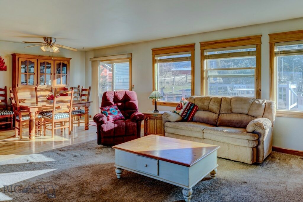 2702 E River Road, Livingston MT 59047