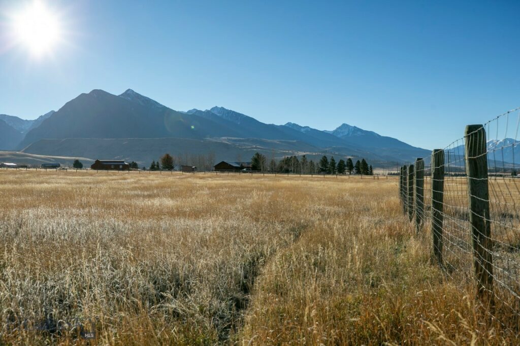 2702 E River Road, Livingston MT 59047