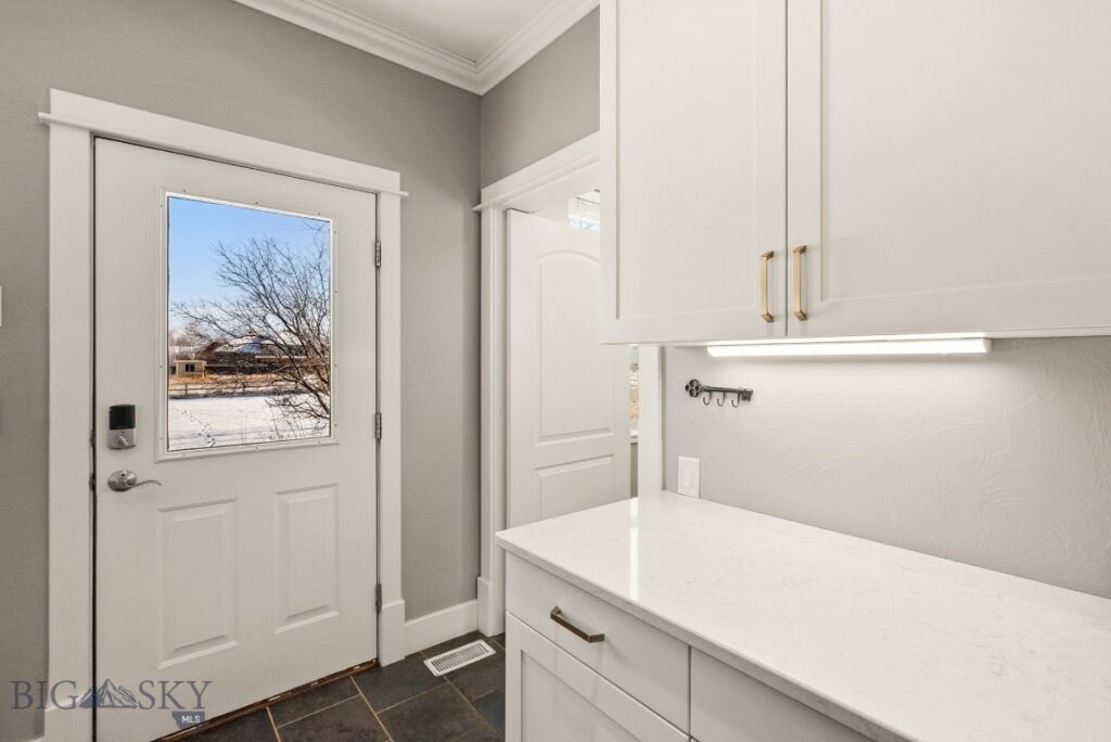 2743 Sheepshank Drive, Belgrade MT 59714