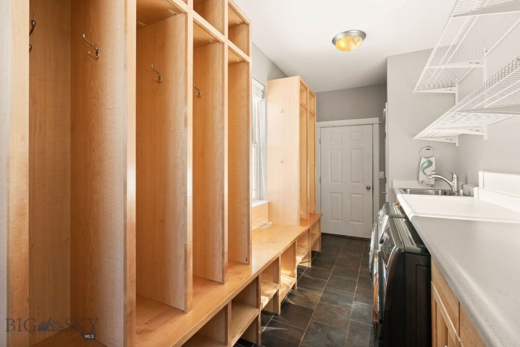 2743 Sheepshank Drive, Belgrade MT 59714