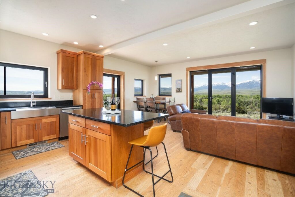 275 Convict Grade Road, Livingston MT 59047