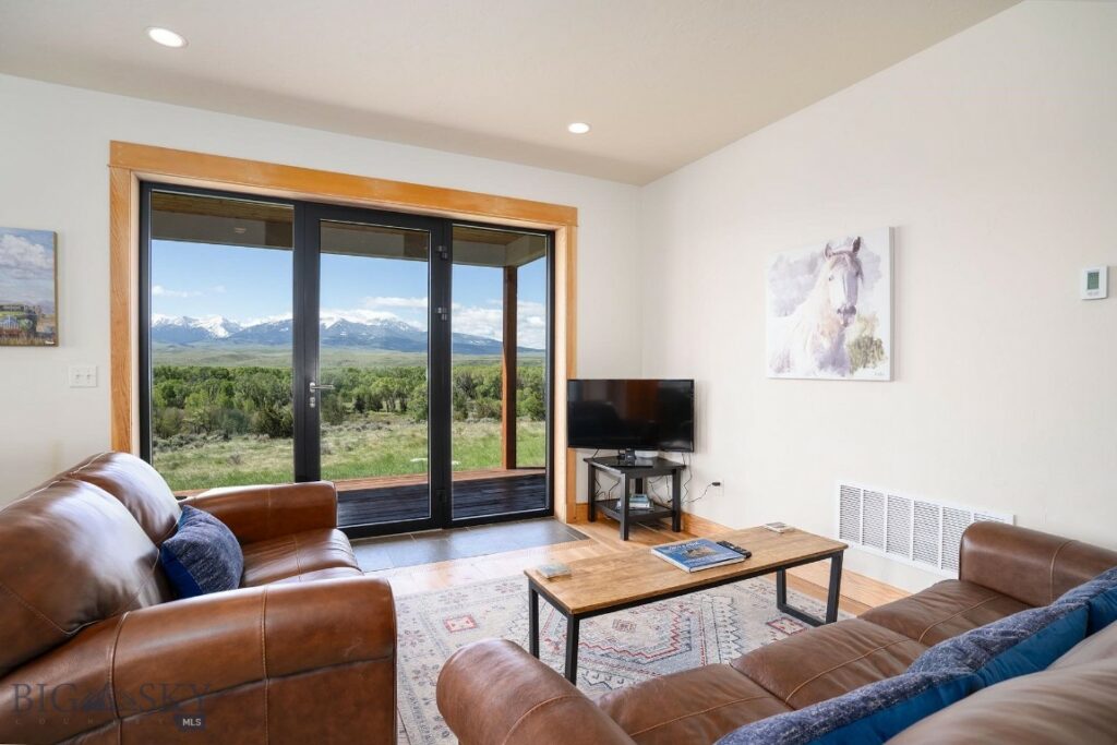 275 Convict Grade Road, Livingston MT 59047