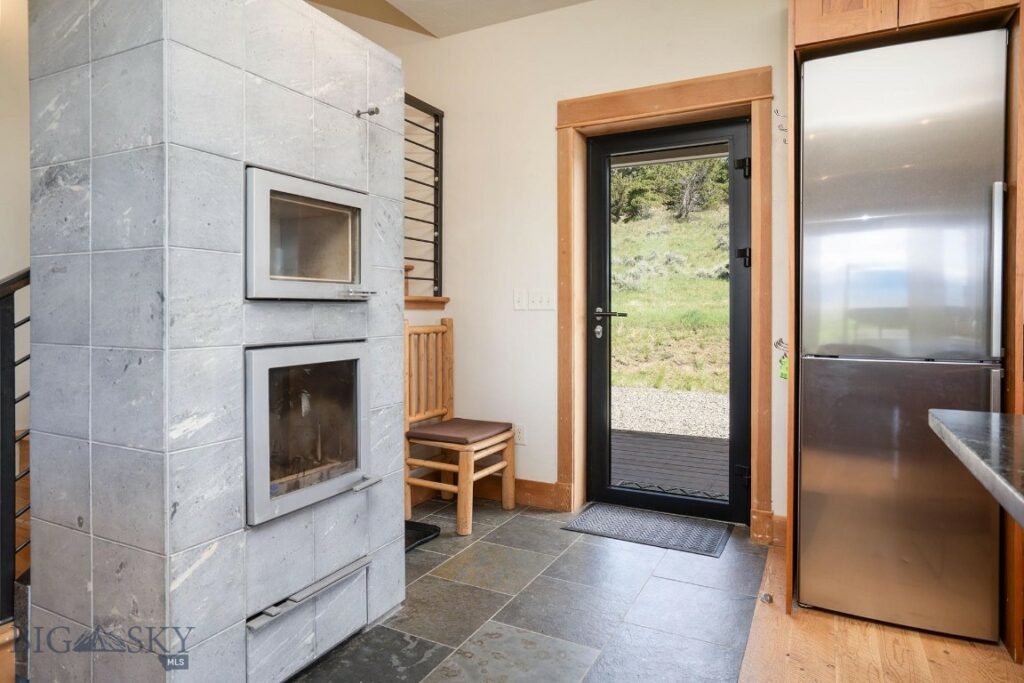 275 Convict Grade Road, Livingston MT 59047
