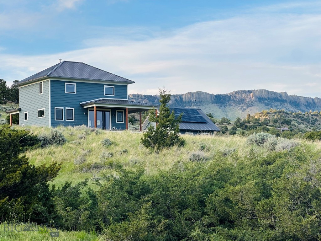 275 Convict Grade Road, Livingston MT 59047