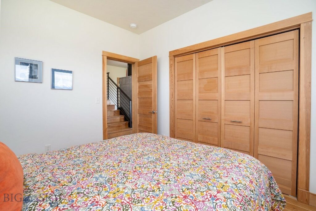 275 Convict Grade Road, Livingston MT 59047