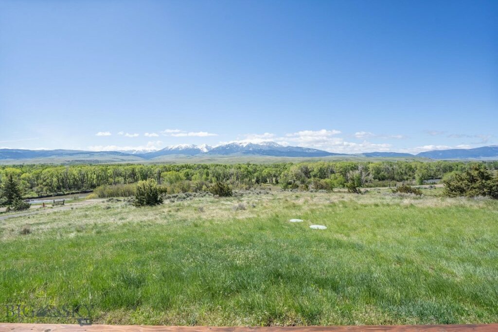 275 Convict Grade Road, Livingston MT 59047