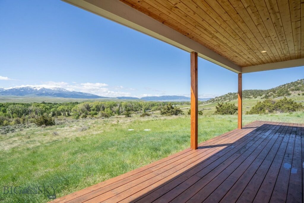 275 Convict Grade Road, Livingston MT 59047