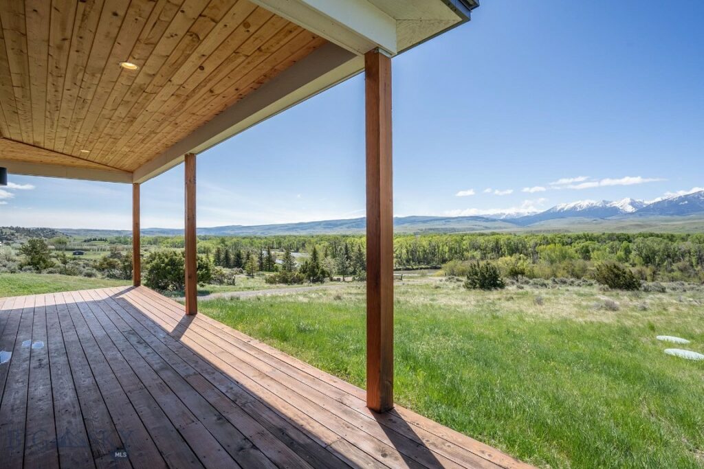 275 Convict Grade Road, Livingston MT 59047