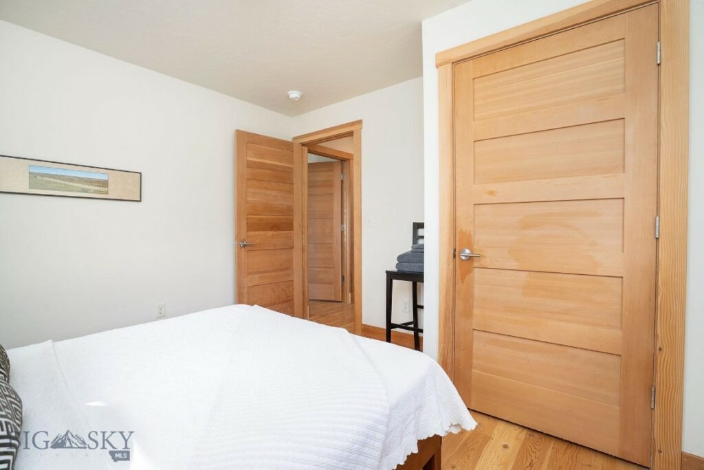 275 Convict Grade Road, Livingston MT 59047