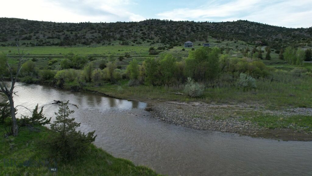 275 Convict Grade Road, Livingston MT 59047