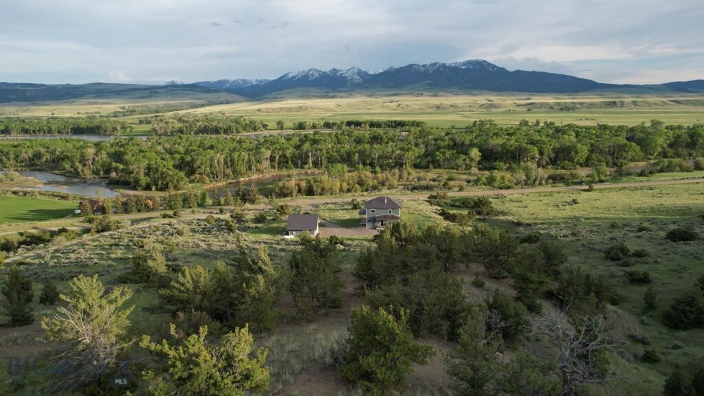 275 Convict Grade Road, Livingston MT 59047