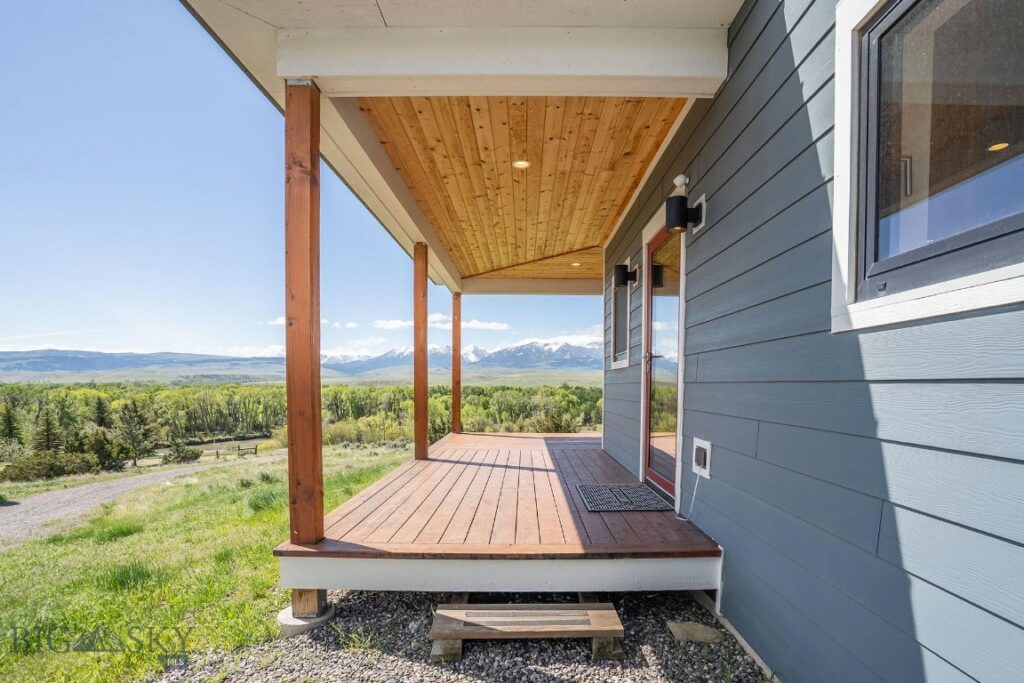 275 Convict Grade Road, Livingston MT 59047