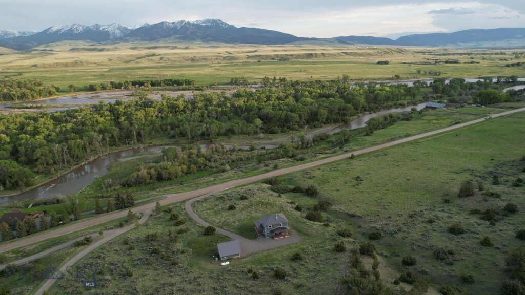 275 Convict Grade Road, Livingston MT 59047