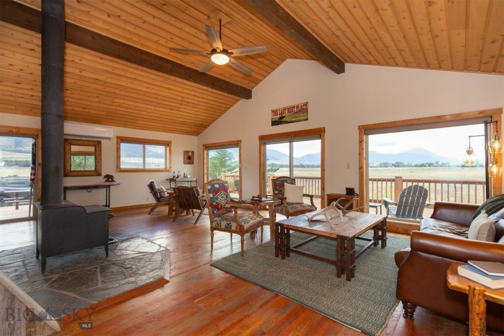 28 Loch Leven Road, Livingston MT 59047