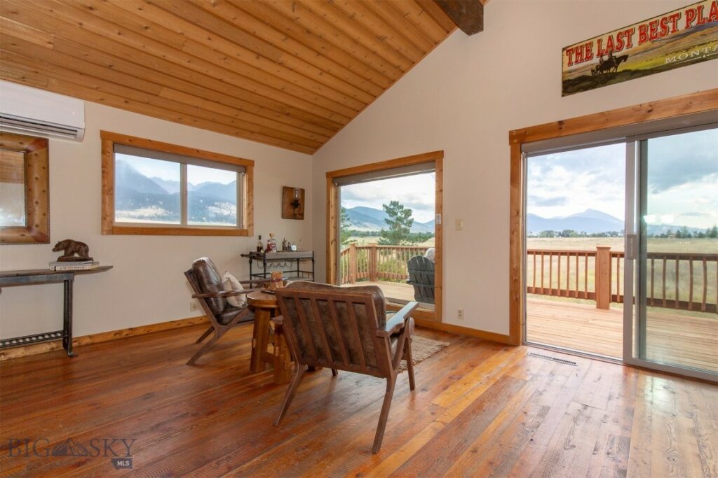 28 Loch Leven Road, Livingston MT 59047