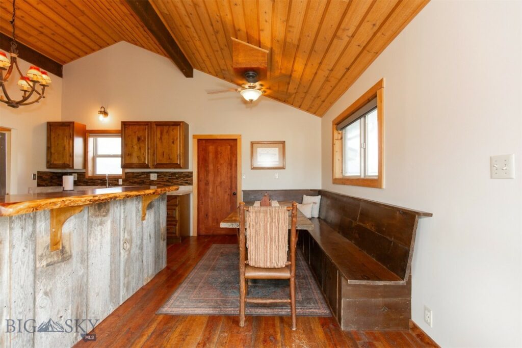 28 Loch Leven Road, Livingston MT 59047