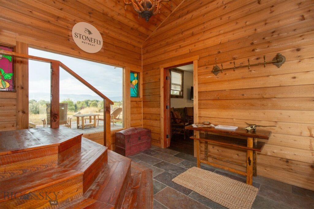 28 Loch Leven Road, Livingston MT 59047