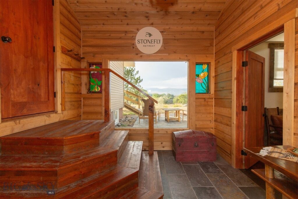 28 Loch Leven Road, Livingston MT 59047