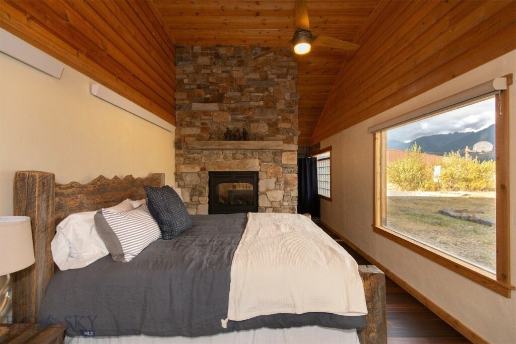 28 Loch Leven Road, Livingston MT 59047