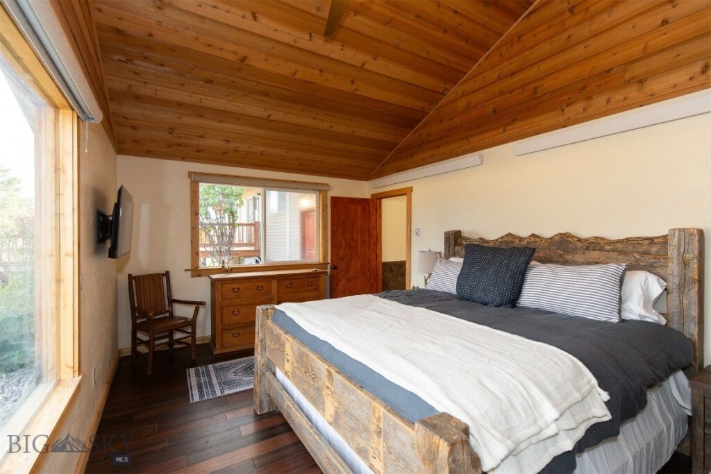 28 Loch Leven Road, Livingston MT 59047