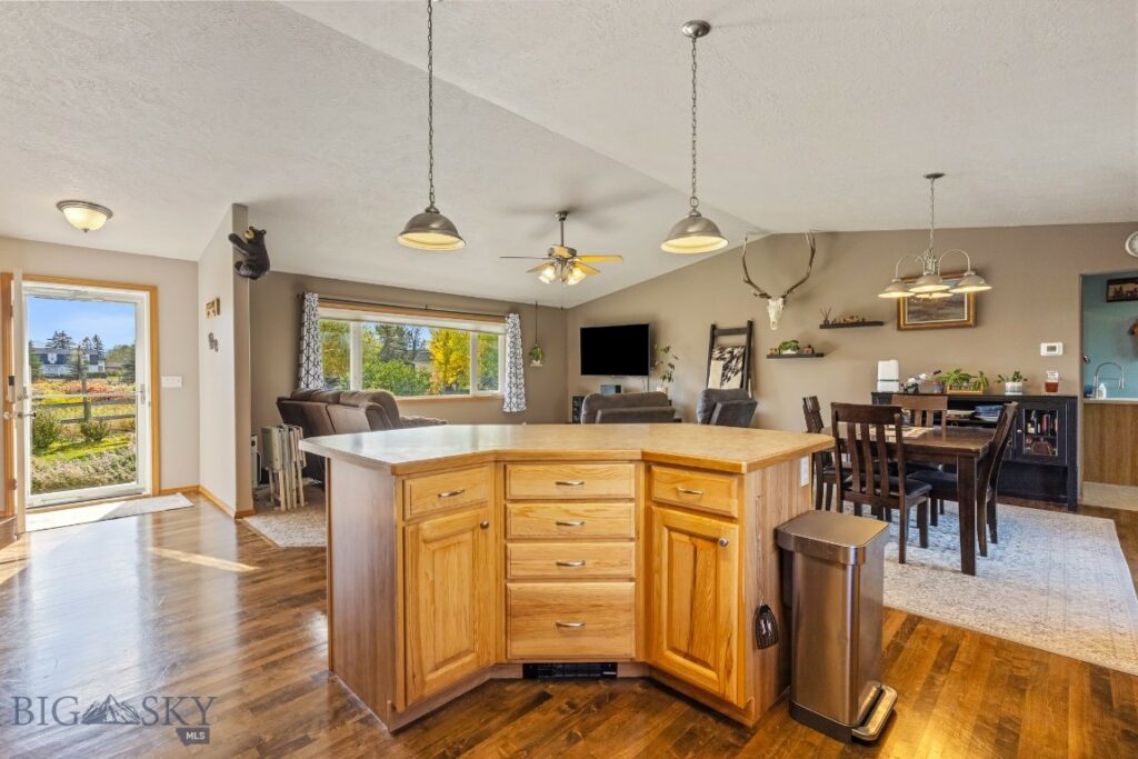 2910 Upper Rainbow Road, Bozeman MT 59718