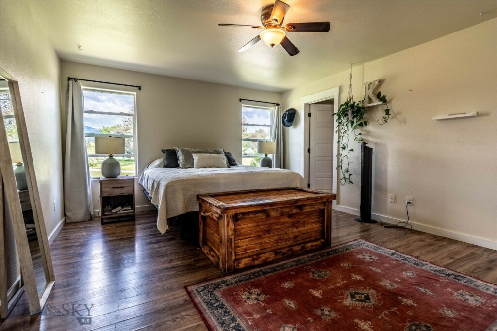 3 Steinway, Livingston MT 59047