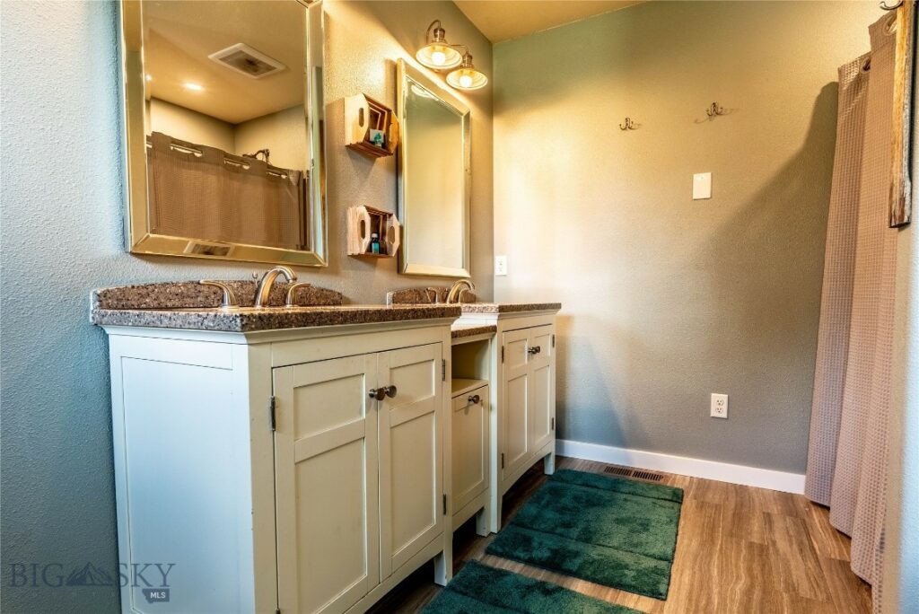 3 Steinway, Livingston MT 59047