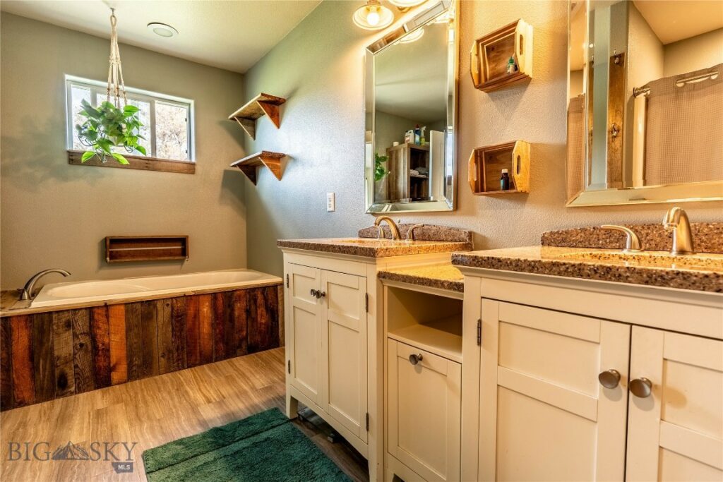 3 Steinway, Livingston MT 59047