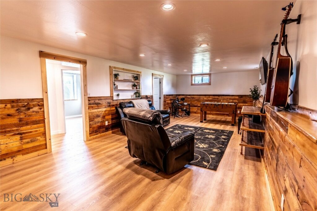 3 Steinway, Livingston MT 59047