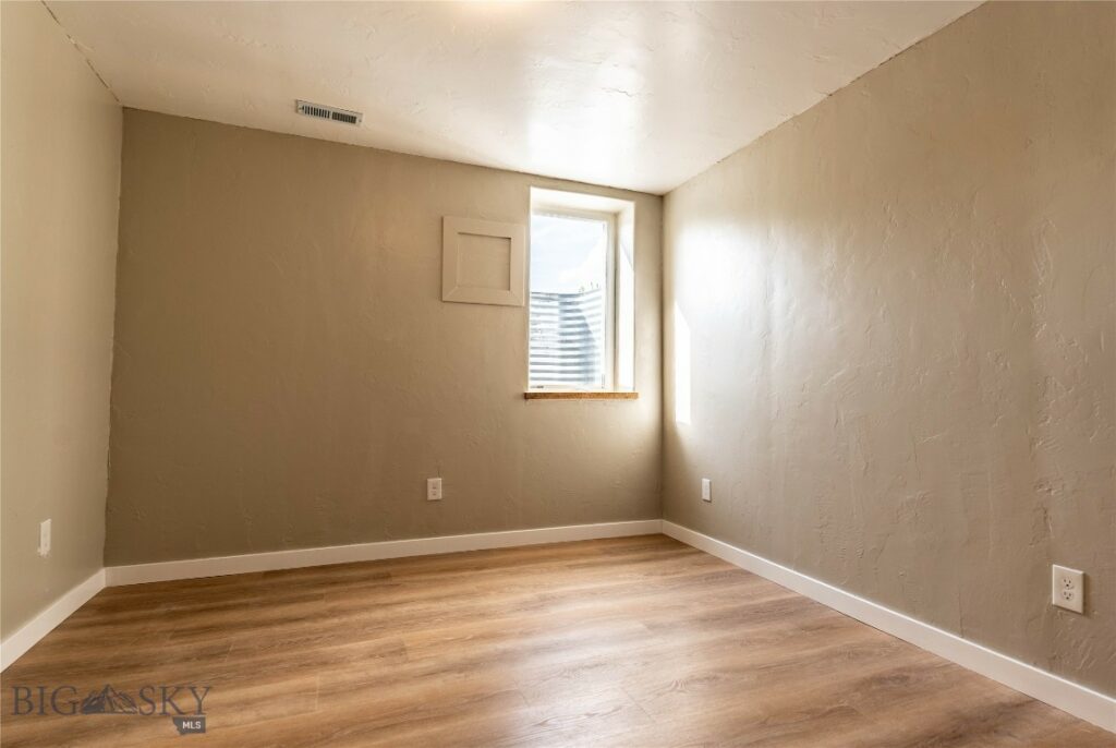 3 Steinway, Livingston MT 59047