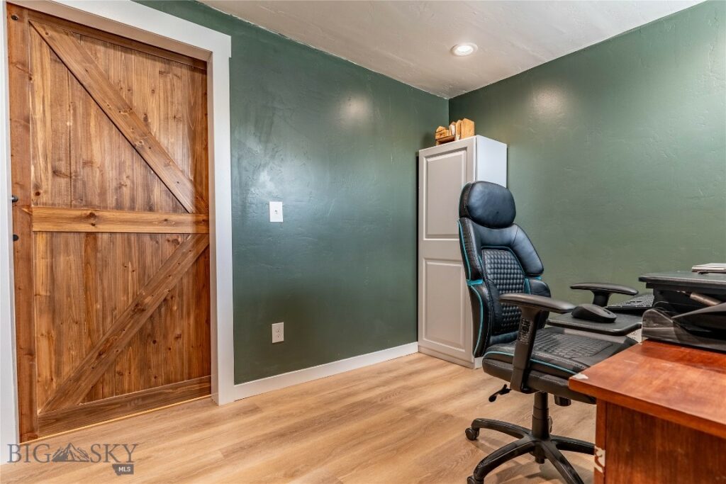 3 Steinway, Livingston MT 59047
