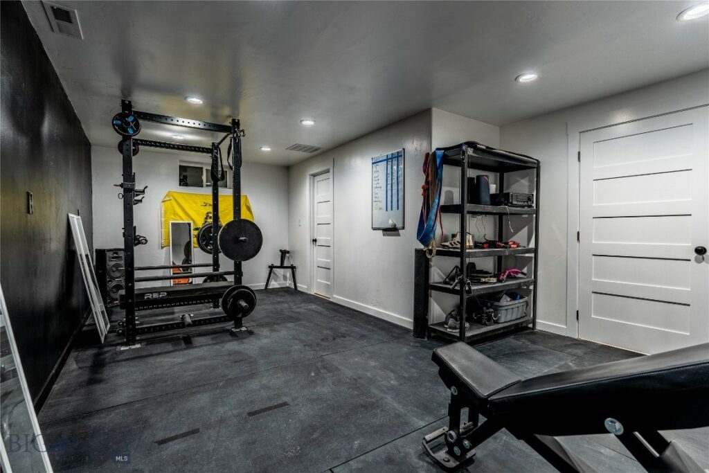 3 Steinway, Livingston MT 59047