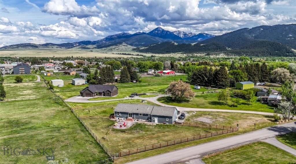 3 Steinway, Livingston MT 59047