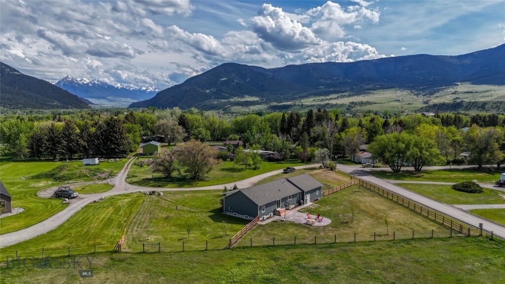3 Steinway, Livingston MT 59047
